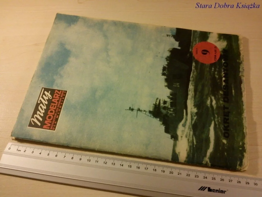 Nowość MAŁY MODELARZ NR. 9 1977. OKRĘT DESANTOWY