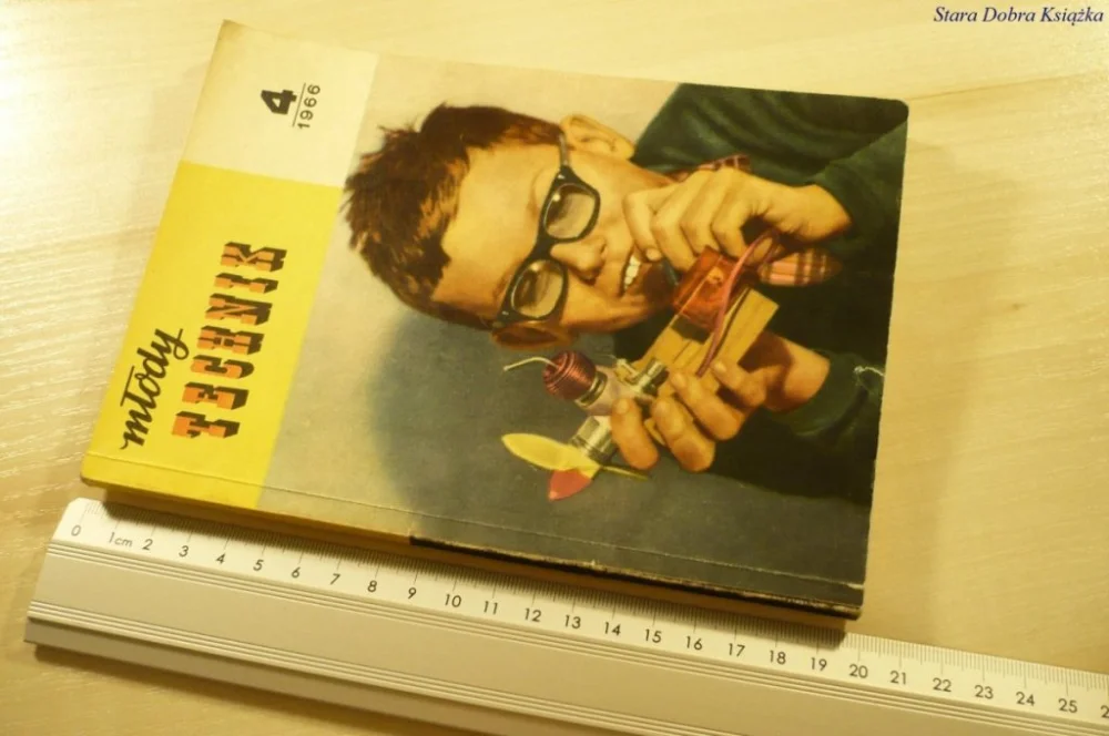 Nie przegap MŁODY TECHNIK NUMER 4 1966