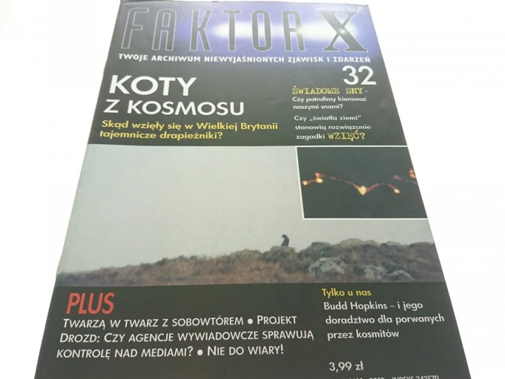 Dodaj do koszyka FAKTOR X 32 KOTY Z KOSMOSU (1999)