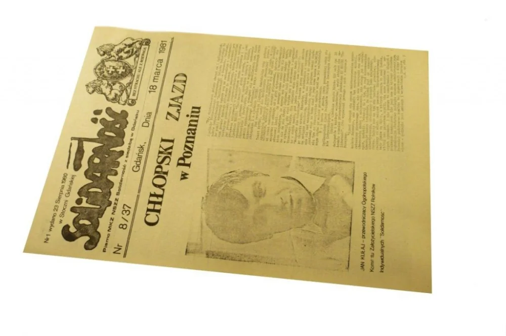 SOLIDARNOŚĆ NR 8/37 18 MARCA 1981 Hit sprzedaży