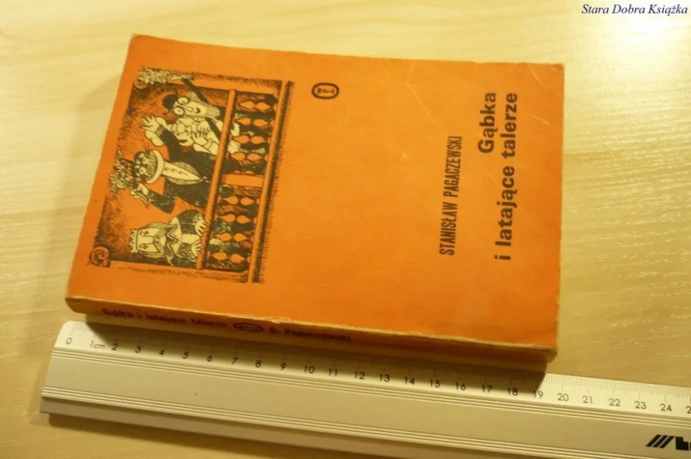 Cena promocyjna GĄBKA I LATAJĄCE TALERZE - Pagaczewski (1986)