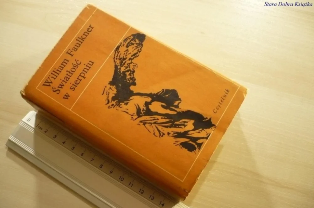 Darmowy zwrot ŚWIATŁOŚĆ W SIERPNIU - William Faulkner (1975)