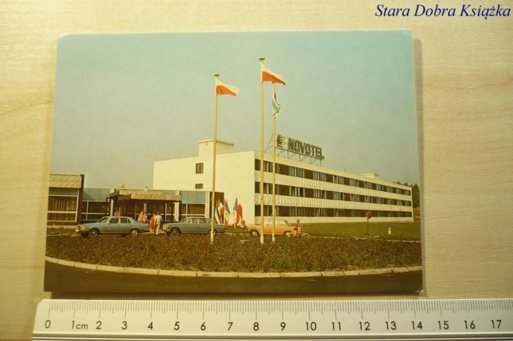 OLSZTYN. NOVOTEL FOT. T. ANDRZEJCZYK Ekspresowa dostawa