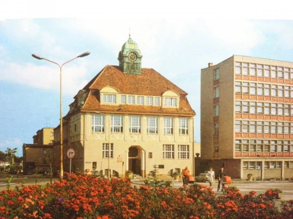NOWOGARD. FRAGMENT PLACU WOLNOŚCI FOT. JABŁOŃSKA Nowość