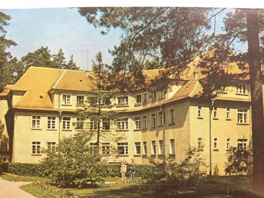 PRABUTY. SANATORIUM FOT. T. ANDRZEJCZYK Ostatnie sztuki