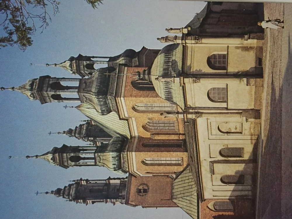POZNAŃ. BAZYLIKA ARCHIKATEDRALNA FOT. L. SUROWIEC Darmowy zwrot