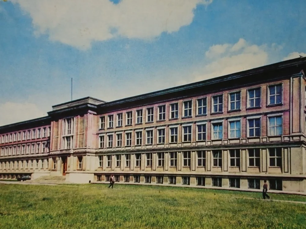 Zniżka POZNAŃ. POLITECHNIKA W. BUDOWNICTWA FOT KRASSOWSKI
