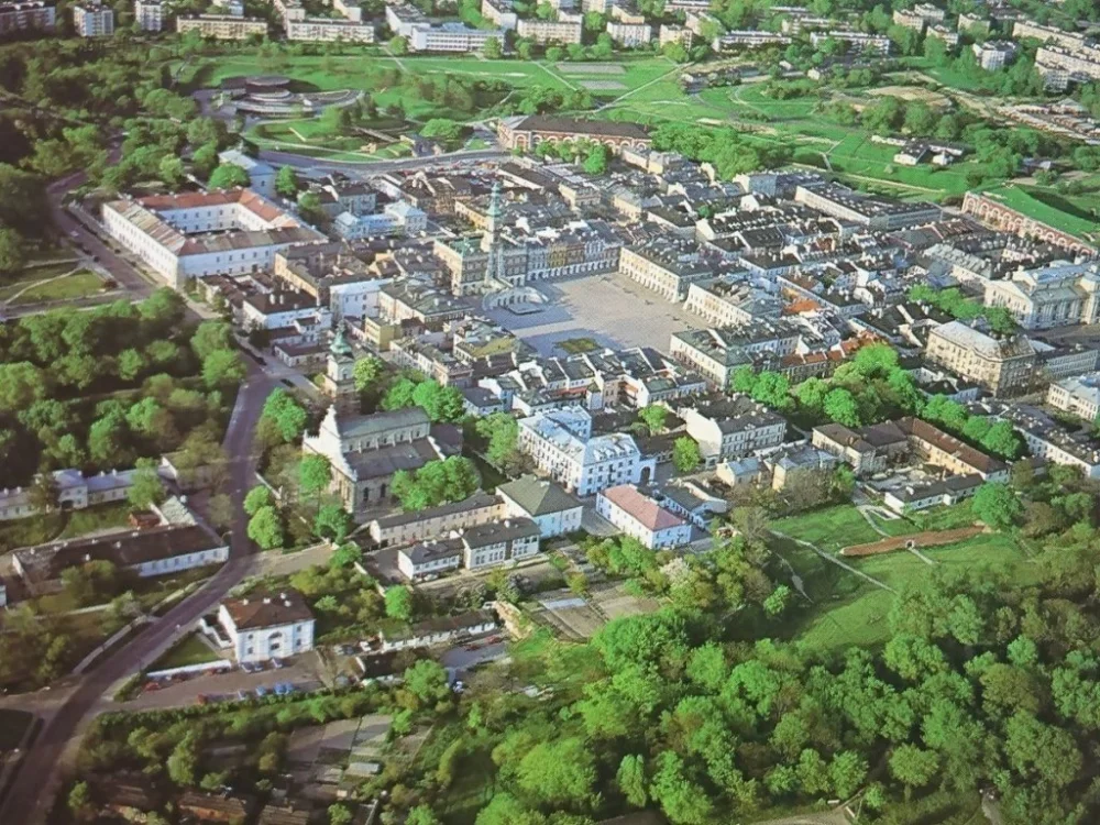 WIDOK NA STARE MIASTO Z LOTU PTAKA. FOT. W. LIPIEC Tani