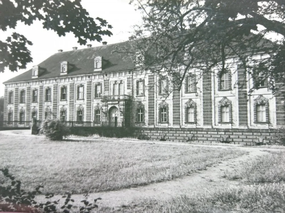 Sprawdź teraz ŻAGAŃ - PAŁAC BAROKOWY Z XVII w. FOT. ŚMIETAŃSKI