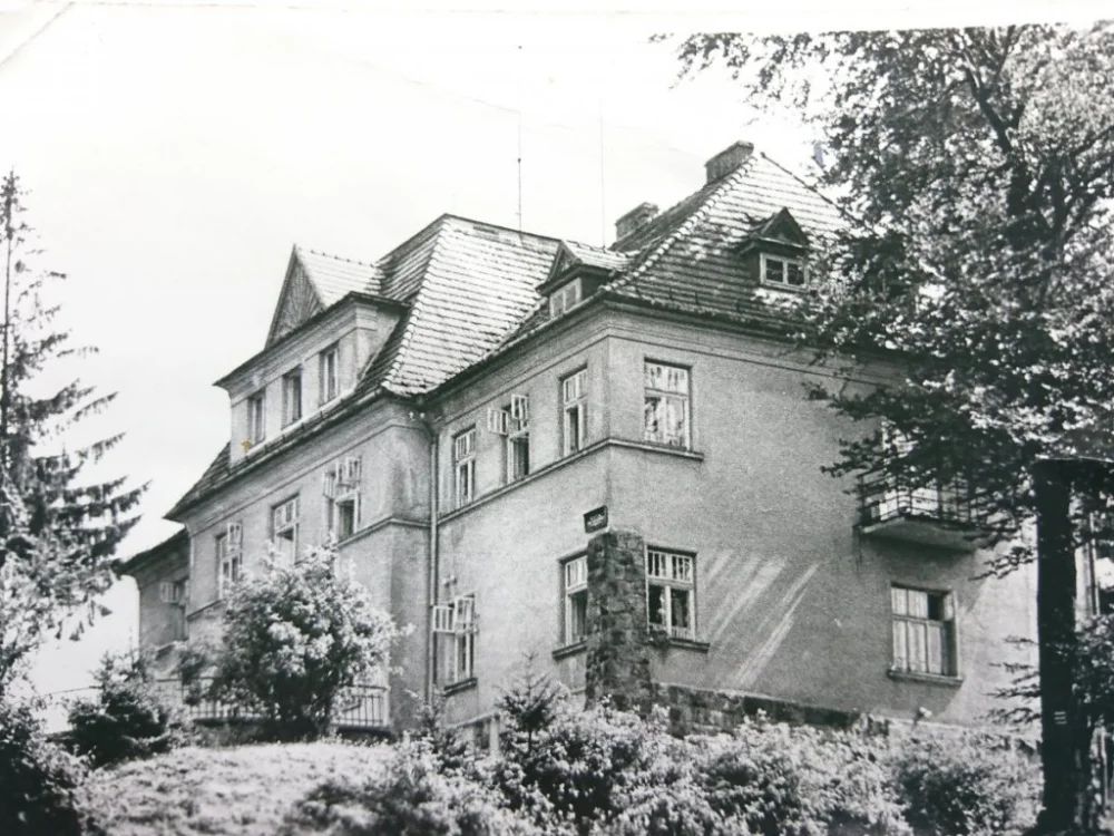 ZWARDOŃ. SCHRONISKO PTTK FOT. E. MOSKAŁA Szybka wysyłka