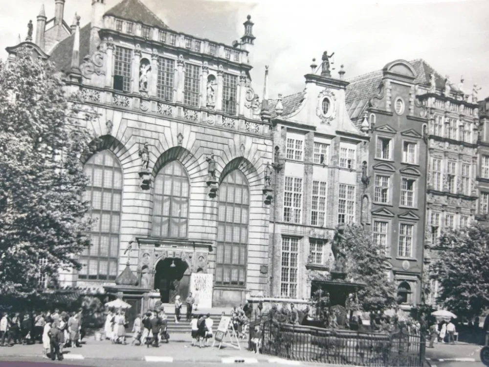 GDAŃSK. GOTYCKI DWÓR ARTUSA... FOT. M. MURMAN Wysoka jakość