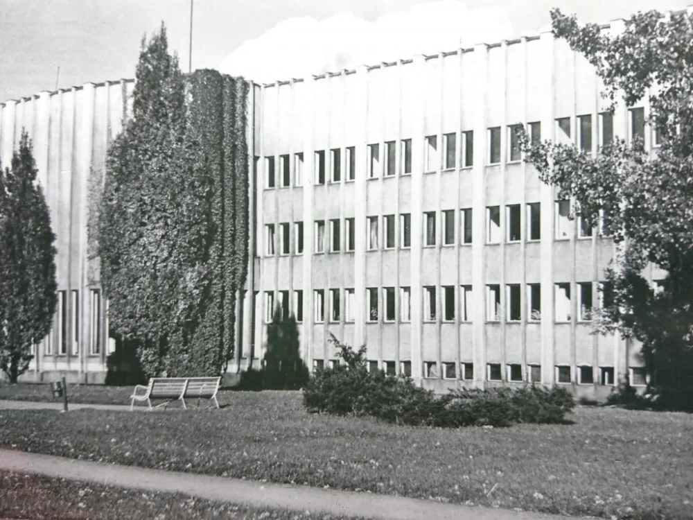 TORUŃ. UNIWERSYTET IM. M. KOPERNIKA FOT. WOŹNY Zniżka