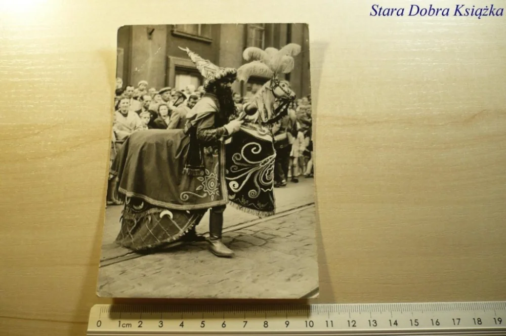 KRAKÓW. LAJKONIK, KRAKOWSKA ZABAWA FOT HERMANOWICZ Ostatnia szansa