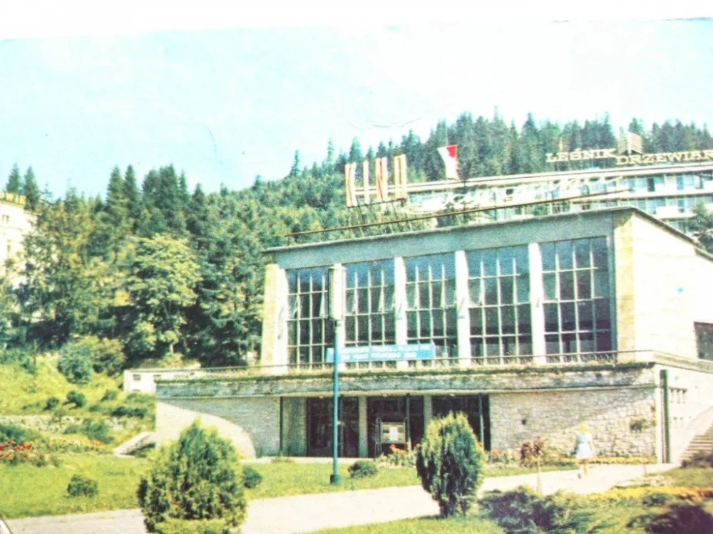 Wysoka jakość KRYNICA. KINO 'JAWORZYNA' FOT. W. WRÓBLEWSKI