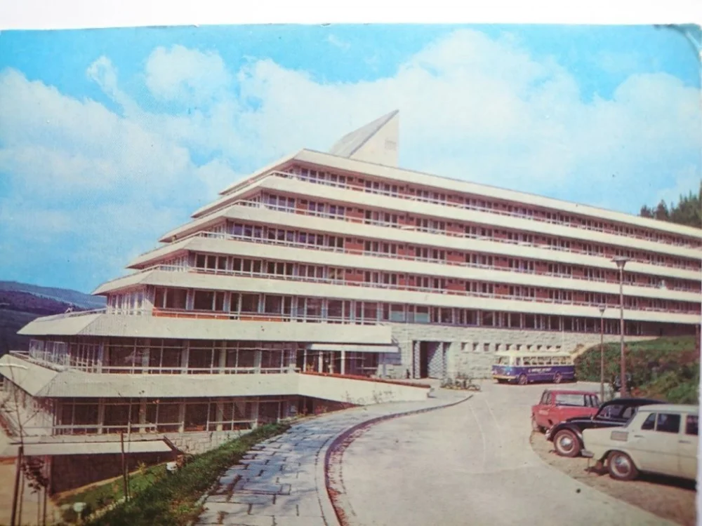 KRYNICA. SANATORIUM 'BUDOWLANI' FOT. RACZKOWSKI Sprawdź teraz