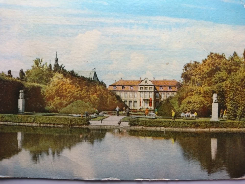 GDAŃSK-OLIWA. PAŁAC OPATÓW Z XVIII w. FOT KAMIŃSKI Ostatnie sztuki