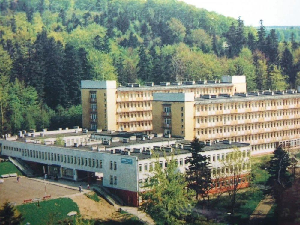 RYMANÓW ZDRÓJ. DZIECIĘCY SZPITAL.. FOT. R. MYSZKAL Oferta