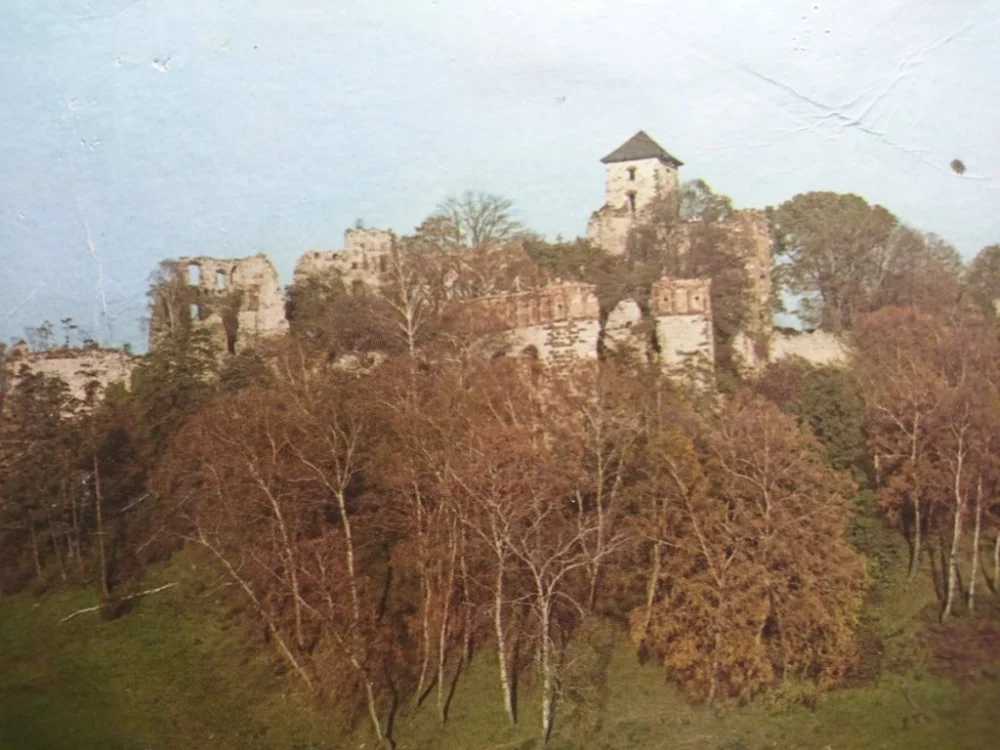 RUDNO. RUINY ZAMKU TENCZYN... FOT. J. ŻAK Łatwy zwrot