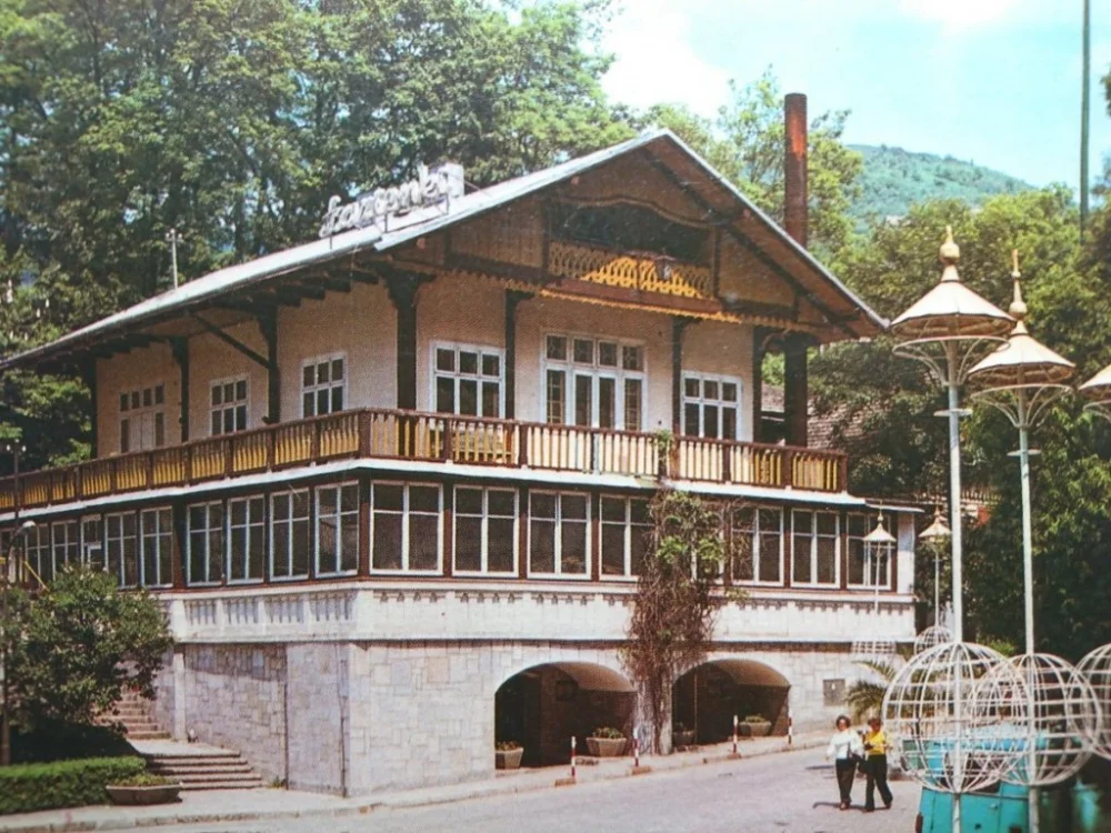 Obniżka ceny SZCZAWNICA-KROŚCIENKO. PLAC DIETLA FOT. SADOWSKI