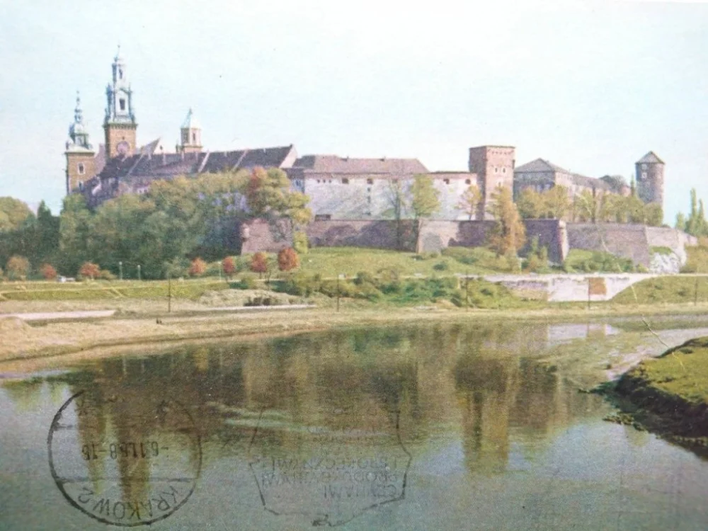 Bezpieczne zakupy KRAKÓW. ZAMEK KRÓLEWSKI NA WAWELU FOT. KRASSOWSKI