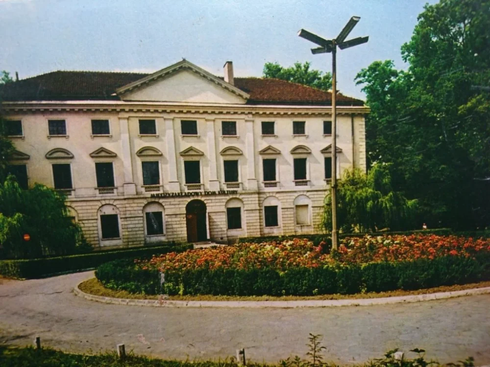 KONIECPOL. DAWNY PAŁAC... FOT. P. KRASSOWSKI Do wyczerpania zapasów