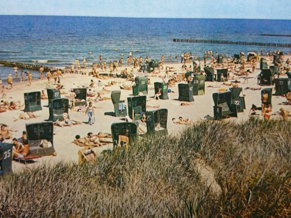 MIELNO. PLAŻA NAD BAŁTYKIEM FOT. P. KRASSOWSKI Premium