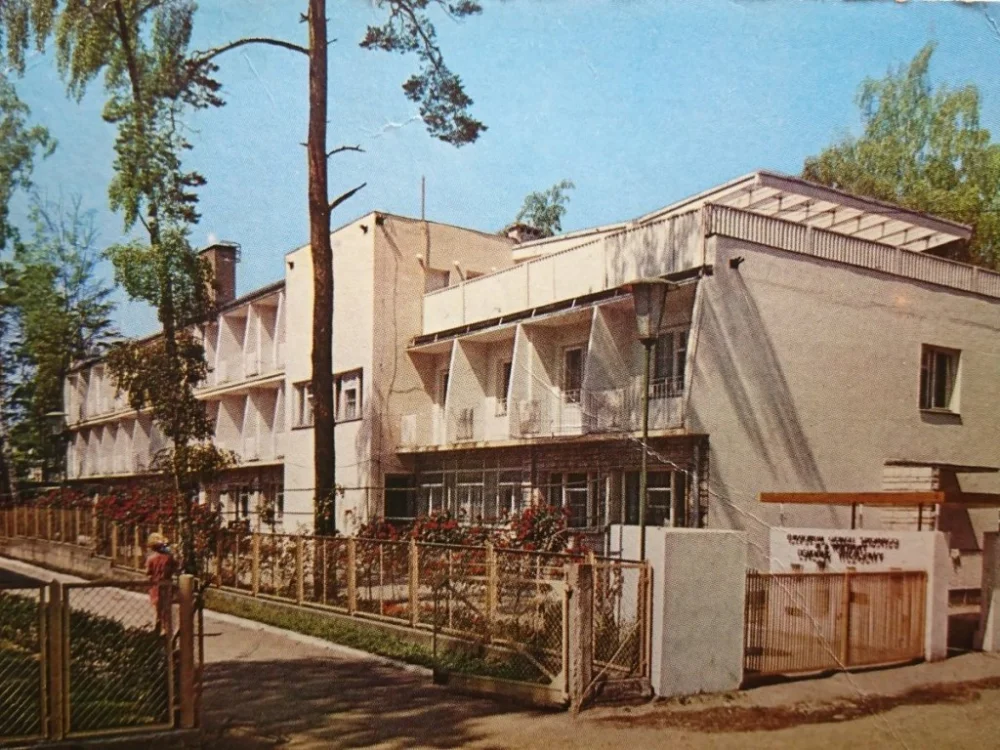 MIELNO. OŚRODEK WCZASOWY KURATORIUM FOT. SUMIŃSKI Zniżka